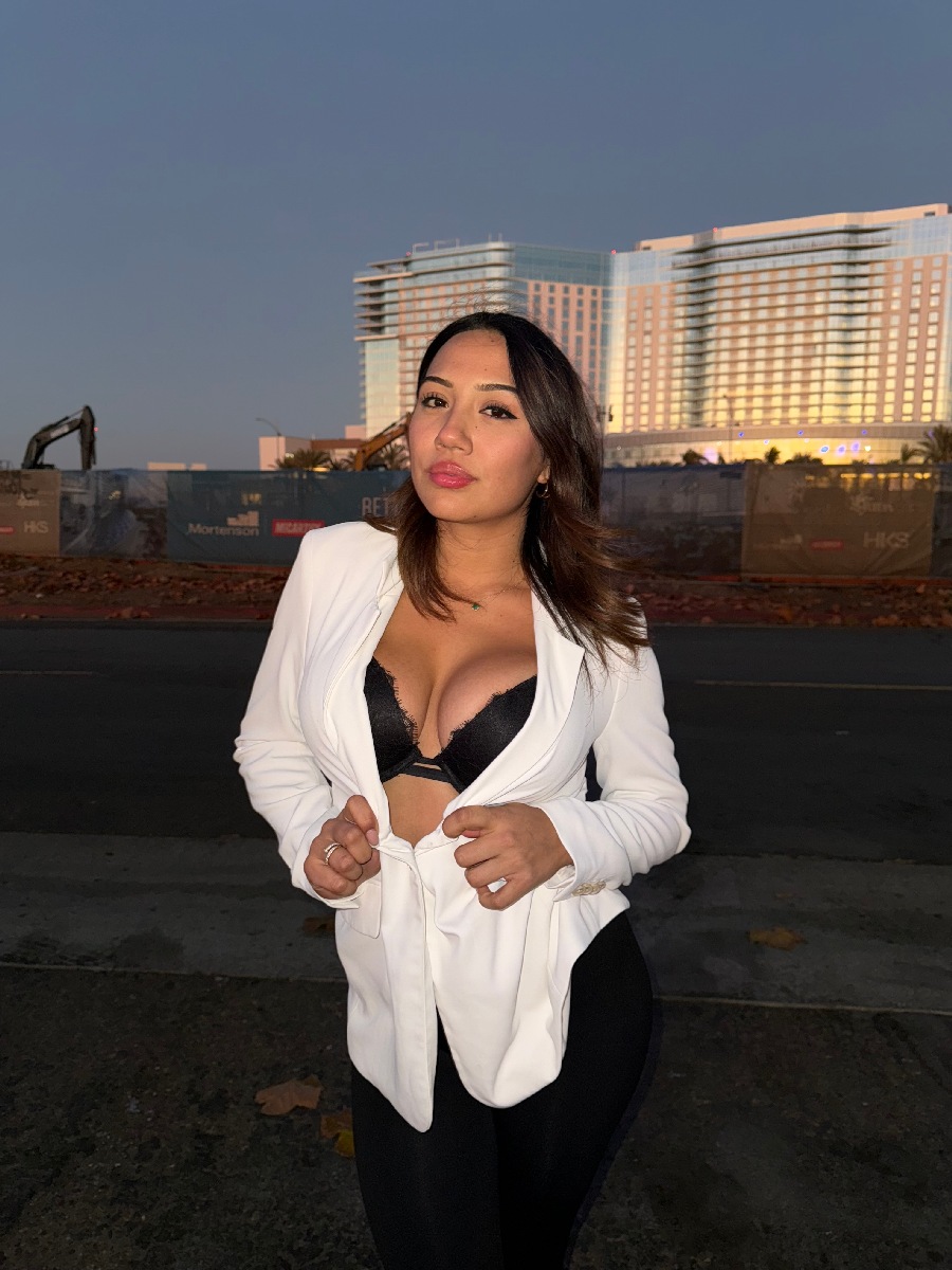 Take a pause and enjoy Ali Cruz — streaming from Ibadan