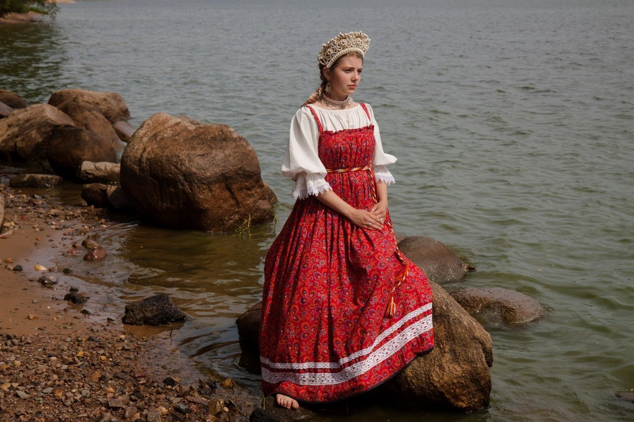 Women in Slavic costumes in Ibadan