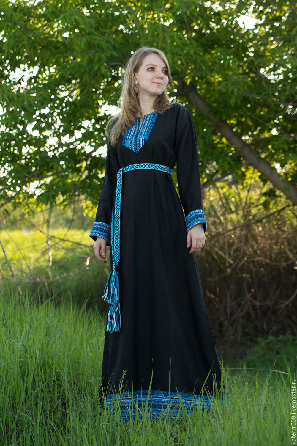 Women in Slavic costumes in Ibadan